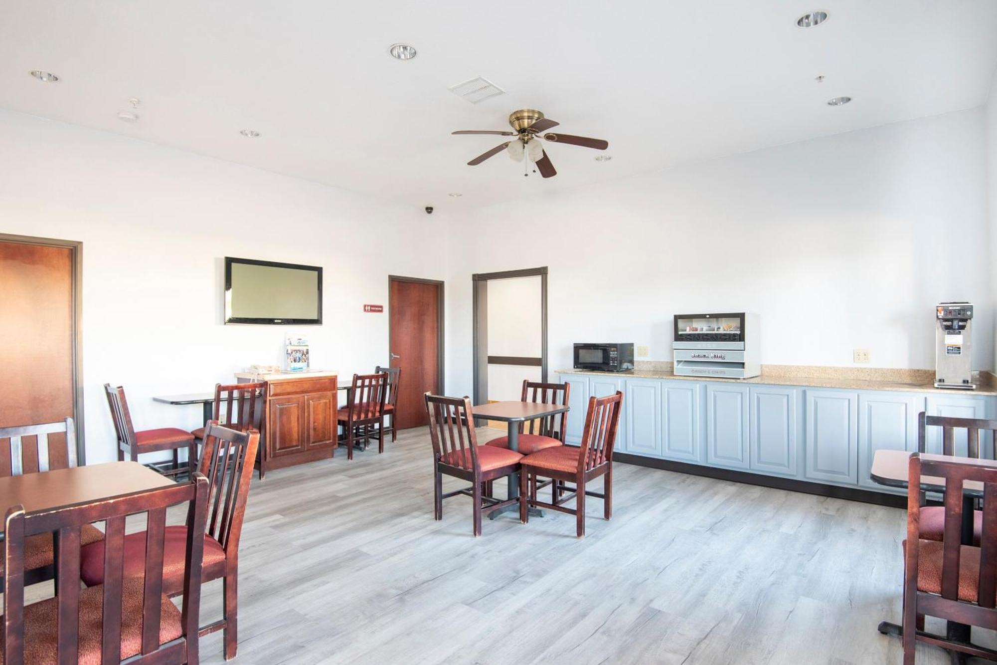 Oyo Townhouse Jackson 2*