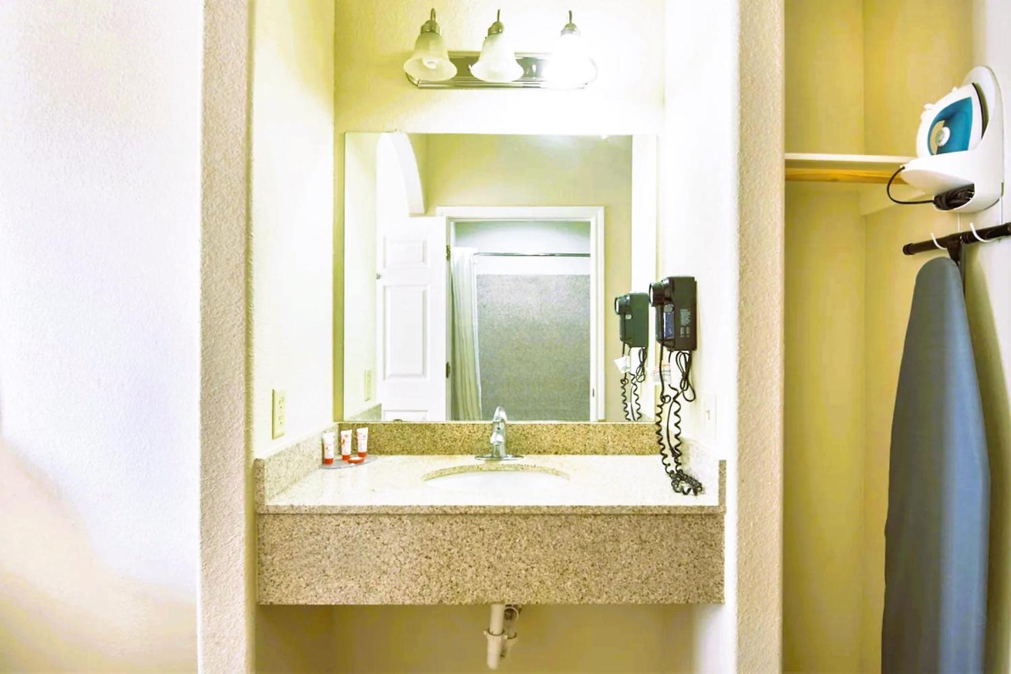 Oyo Townhouse Jackson Hotel 2*