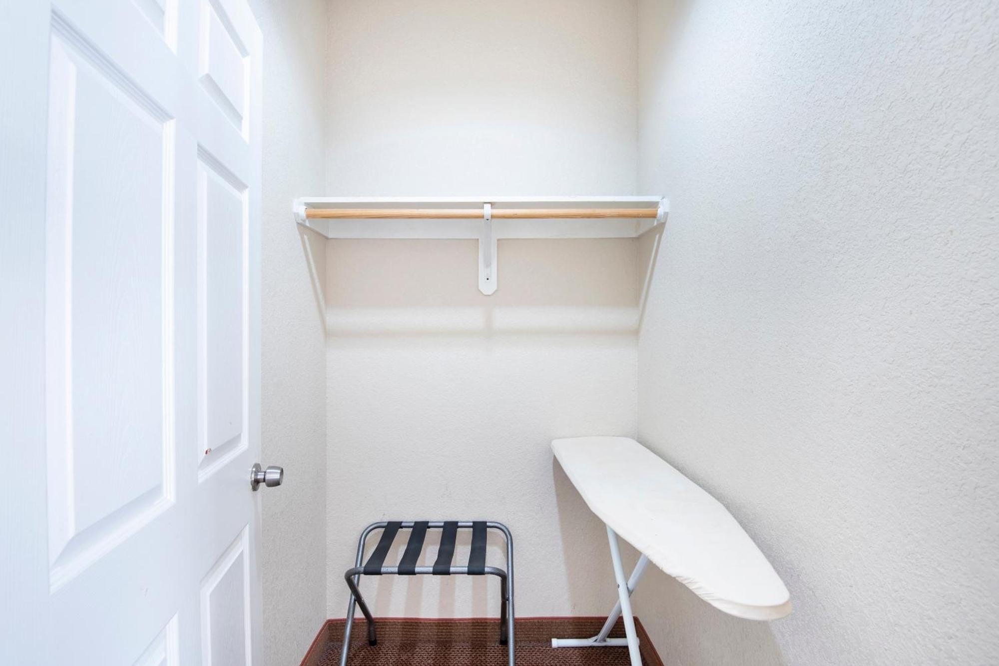 Oyo Townhouse Jackson 2*
